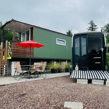 אתר קמפינג The Haycart